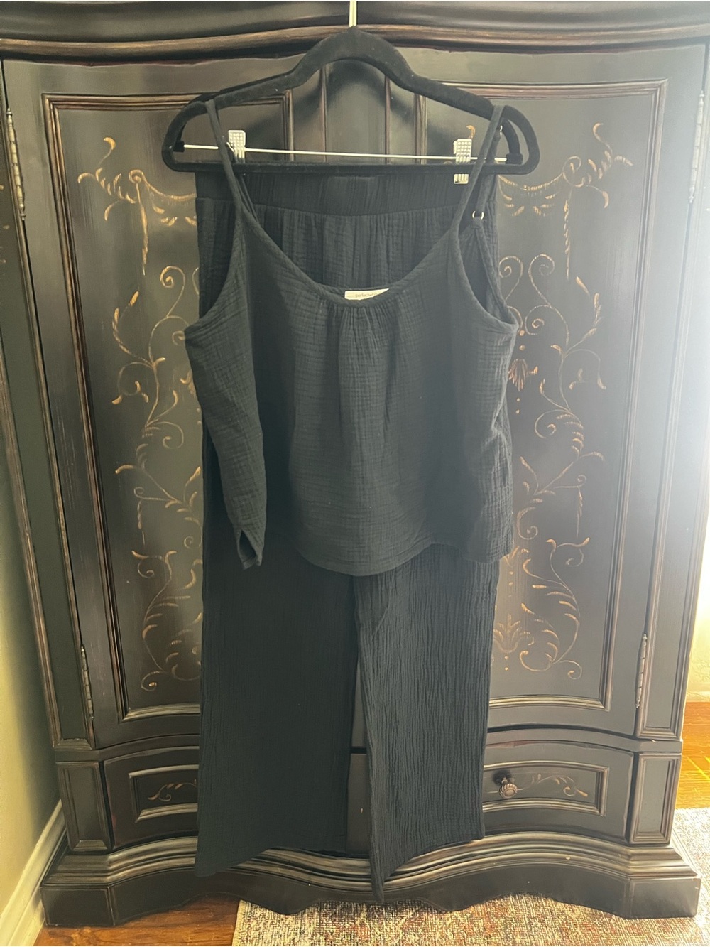 PERFECTWHITETEE Double Gauze Black Pants & Tank Top Set - Size Small